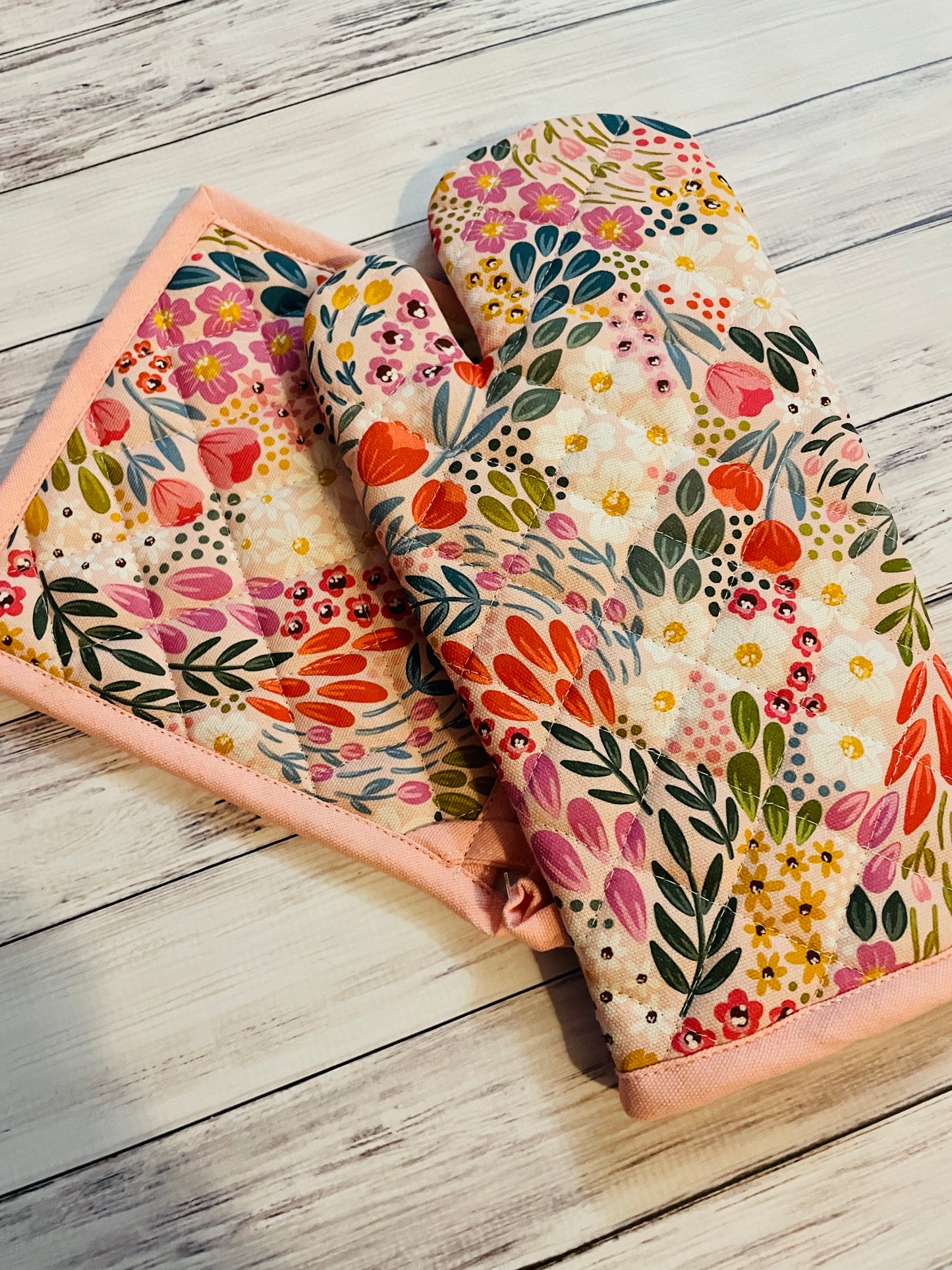 Summer Meadows Oven Mitt & Potholder Set