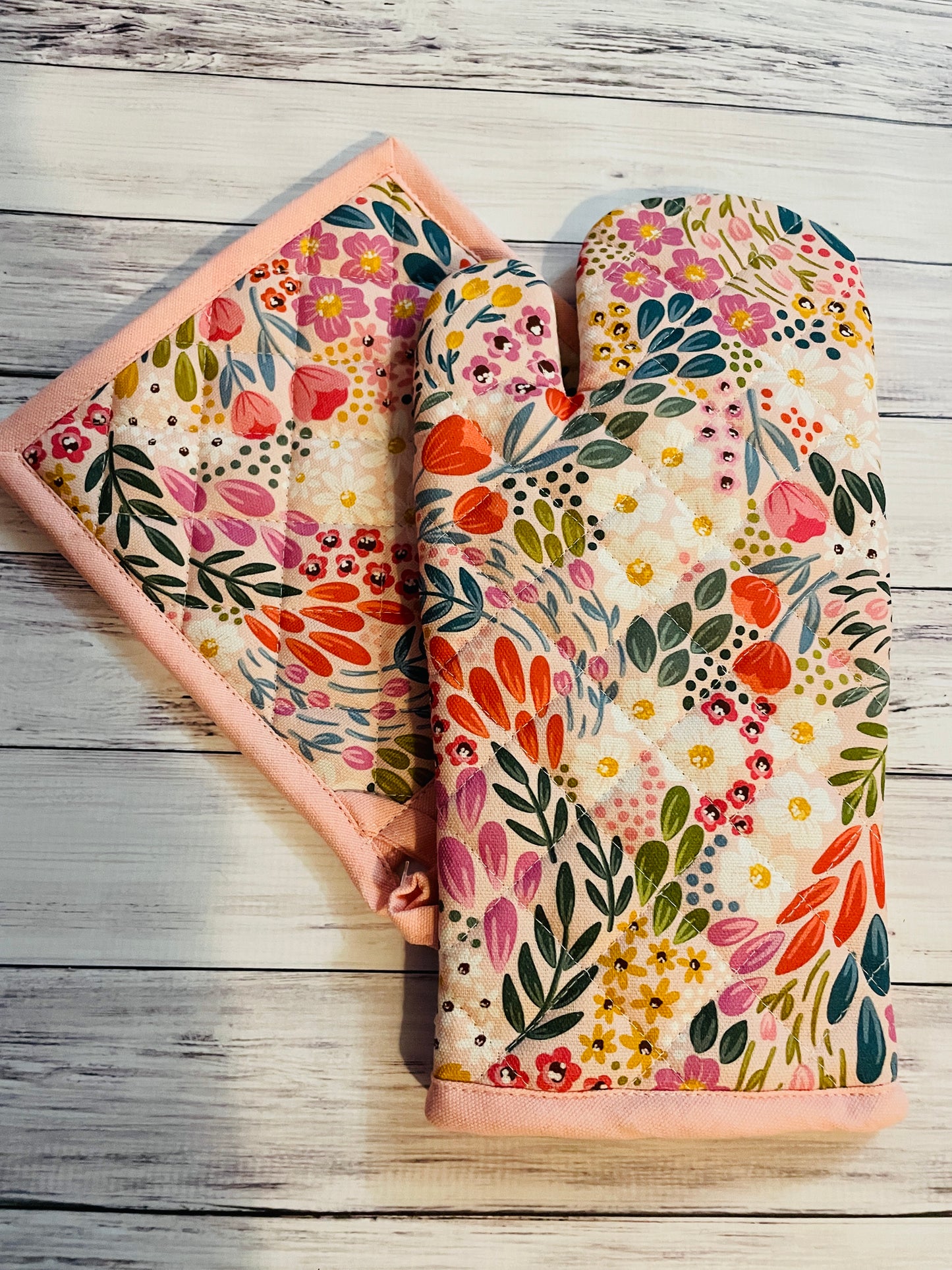 Summer Meadows Oven Mitt & Potholder Set